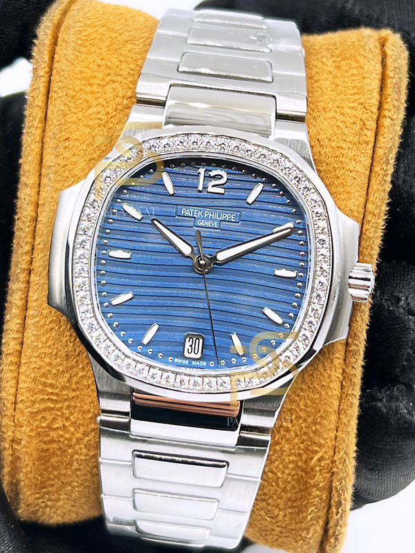 Patek Philippe Nautilus 7118/1A Taşlı Mavi Kadın Saati