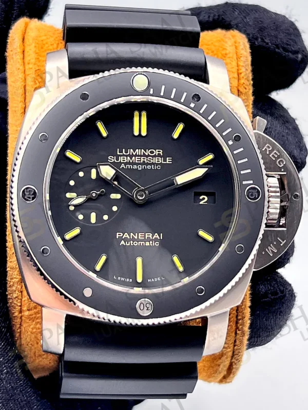 Panerai PAM389 Luminor Submersible Amagnetic 1950 Titanium Diver