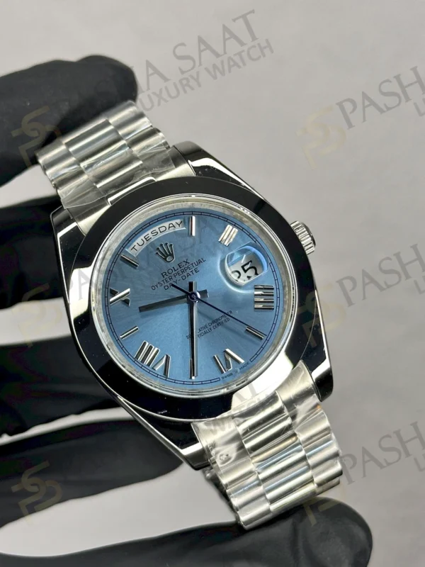Rolex Day-Date Buz Mavisi Düz Bezel Replika Saat