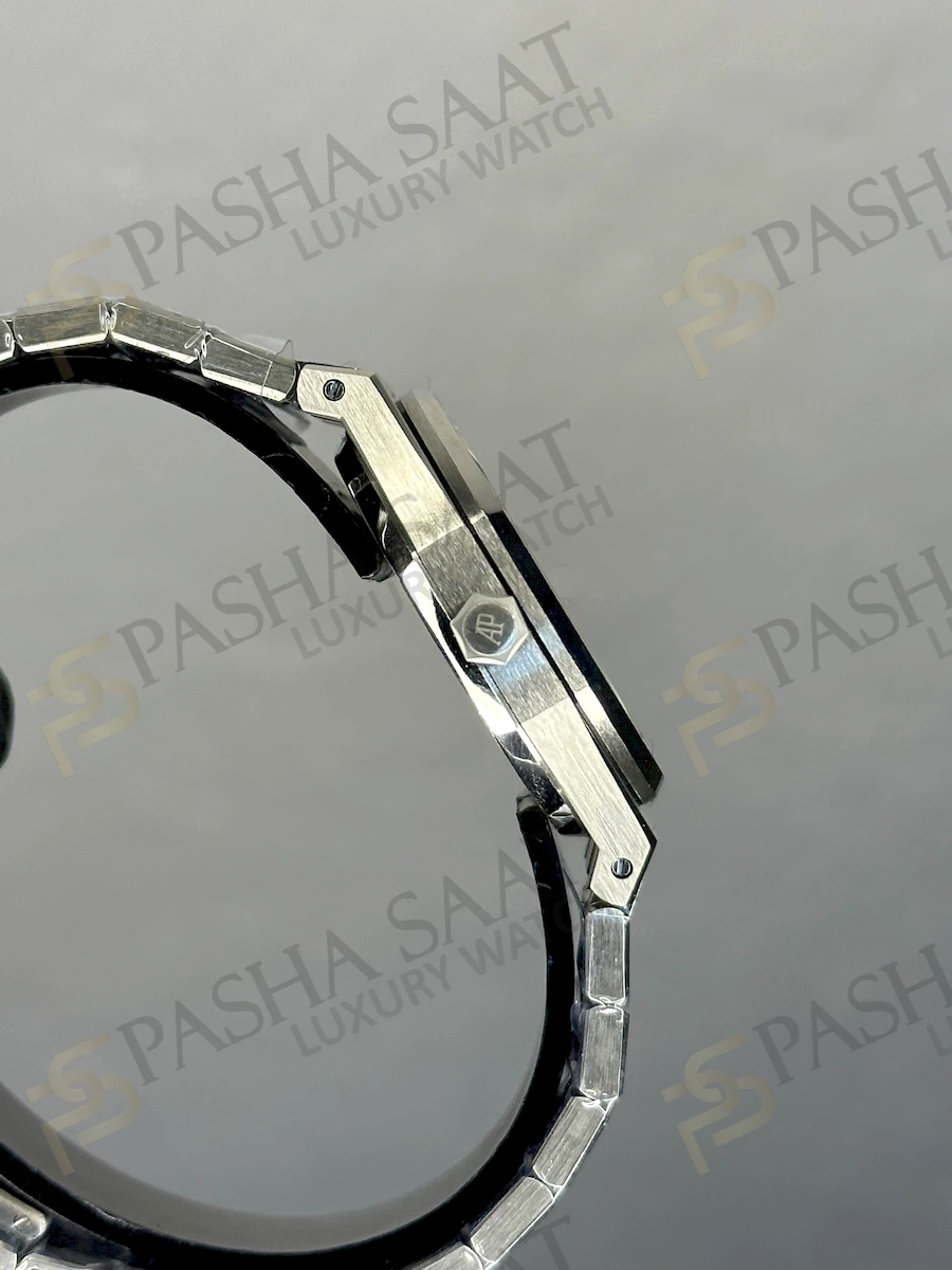 Audemars Piguet Royal Oak 33 Quartz Watch Audemars Piguet Royal Oak 33 Quartz Watch