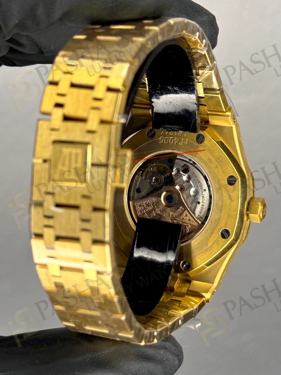 Audemars Piguet Sarı Saat Siyah Kadran Audemars Piguet Sarı Saat Siyah Kadran