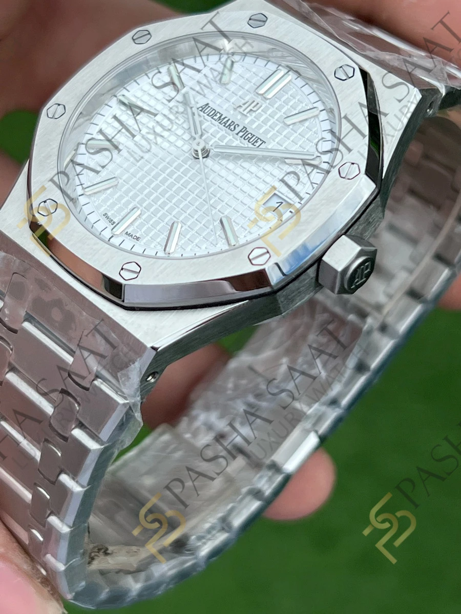 Audemars Piguet Royal Oak 15500ST Beyaz Kadran Superclone Saat Audemars Piguet Royal Oak 15500ST Beyaz Kadran Superclone Saat - Görsel 2