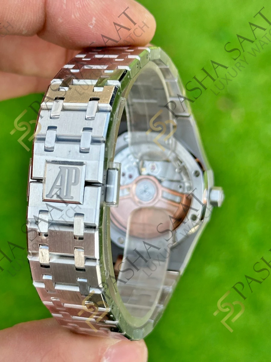 Audemars Piguet Royal Oak 34 mm Beyaz Kadran 50th Anniversary Eta Saat Audemars Piguet Royal Oak 34 mm Beyaz Kadran 50th Anniversary Eta Saat - Görsel 5