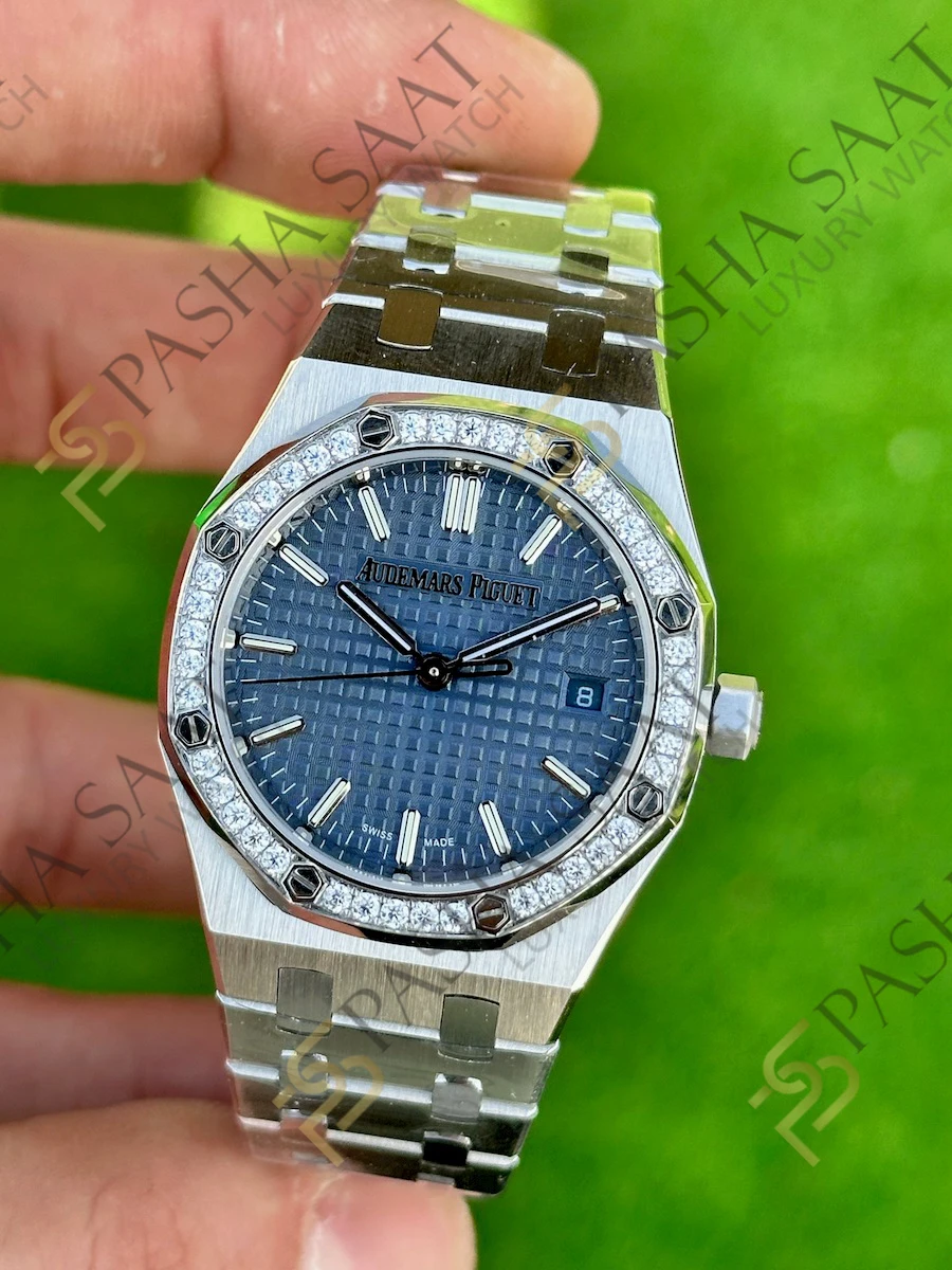 Audemars Piguet Royal Oak 34 mm Lacivert Kadran 50th Anniversary Eta Saat Audemars Piguet Royal Oak 34 mm Lacivert Kadran 50th Anniversary Eta Saat