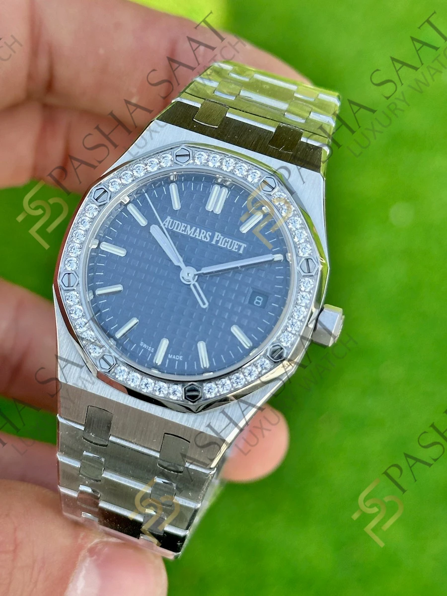 Audemars Piguet Royal Oak 34 mm Lacivert Kadran 50th Anniversary Eta Saat Audemars Piguet Royal Oak 34 mm Lacivert Kadran 50th Anniversary Eta Saat - Görsel 2