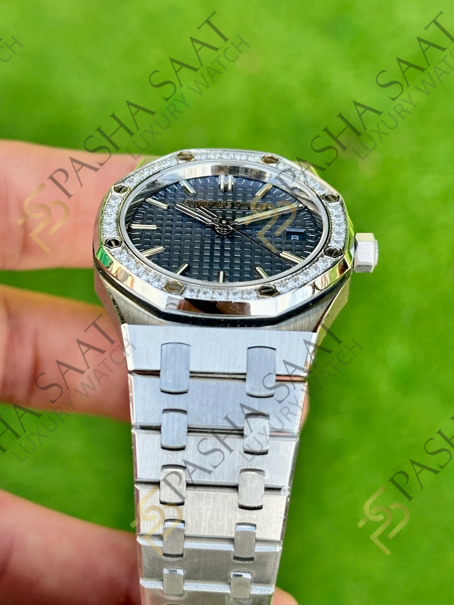 Audemars Piguet Royal Oak 34 mm Lacivert Kadran 50th Anniversary Eta Saat Audemars Piguet Royal Oak 34 mm Lacivert Kadran 50th Anniversary Eta Saat - Görsel 3