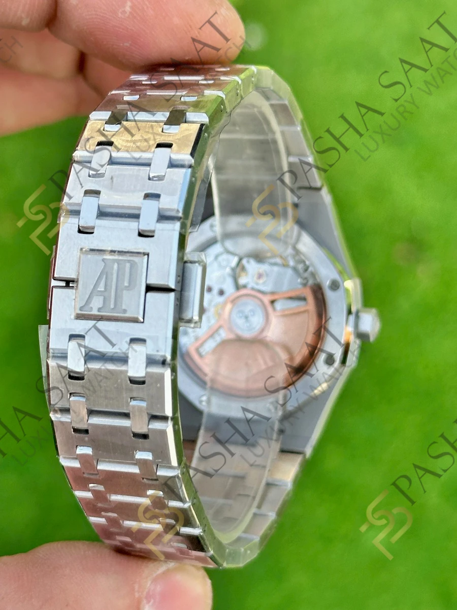 Audemars Piguet Royal Oak 34 mm Lacivert Kadran 50th Anniversary Eta Saat Audemars Piguet Royal Oak 34 mm Lacivert Kadran 50th Anniversary Eta Saat - Görsel 5