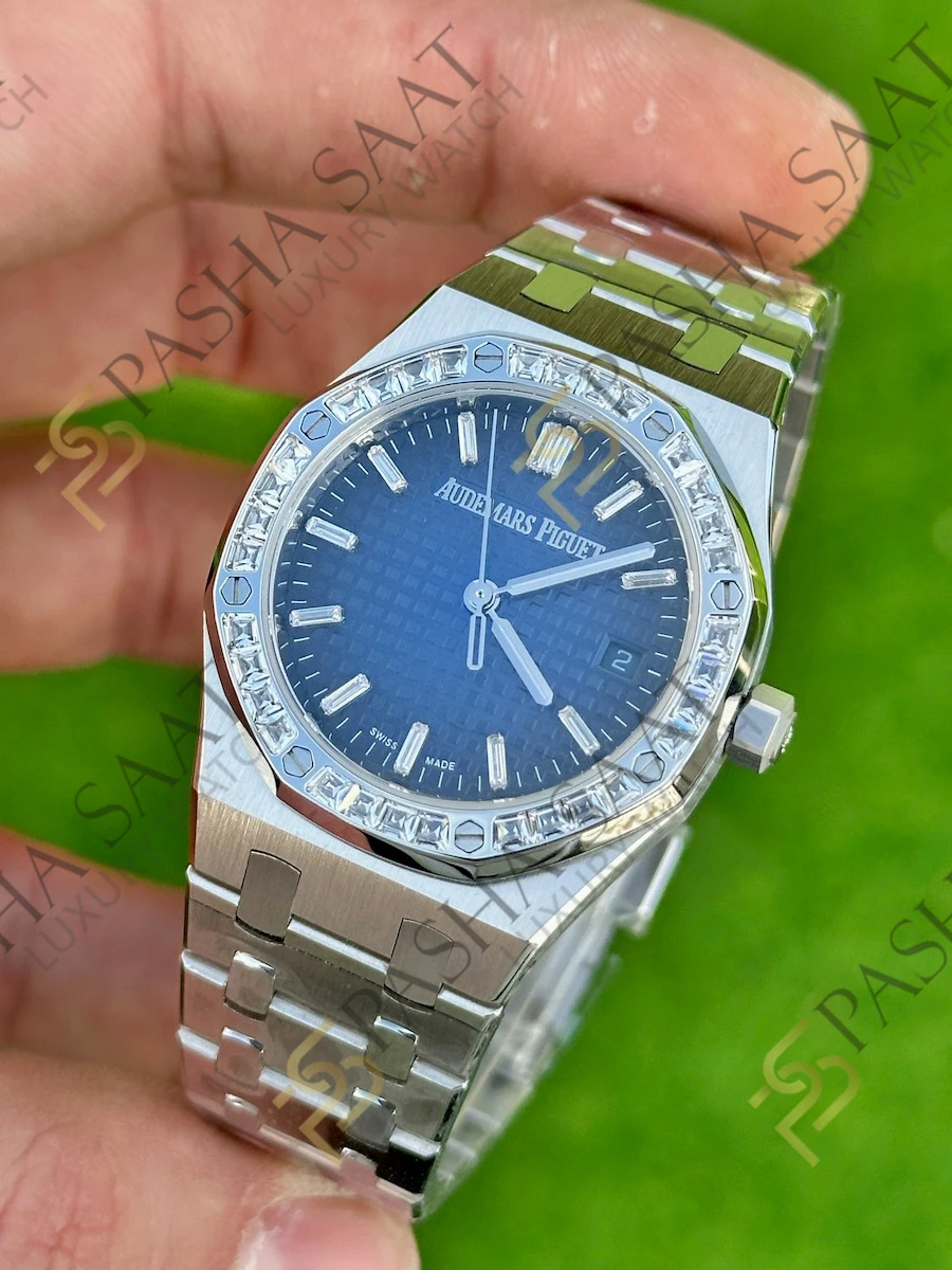 Audemars Piguet Royal Oak 50th 77451BC Kadın Eta Saat Audemars Piguet Royal Oak 50th 77451BC Kadın Eta Saat - Görsel 2