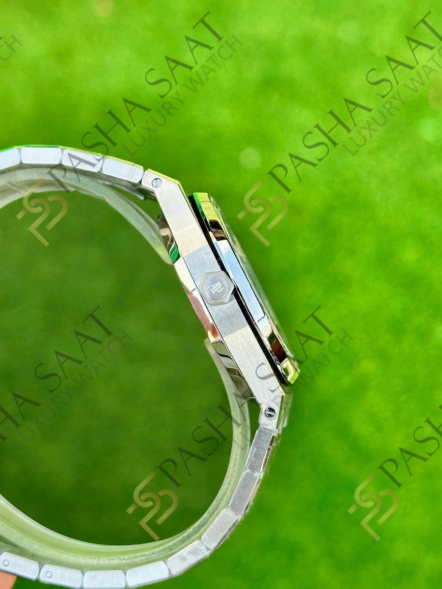 Audemars Piguet Royal Oak 50th 77451BC Kadın Eta Saat Audemars Piguet Royal Oak 50th 77451BC Kadın Eta Saat - Görsel 4