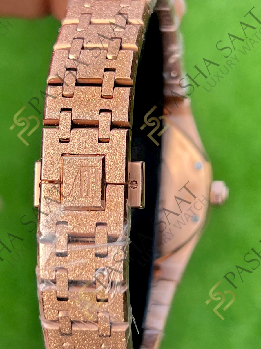 Audemars Piguet Royal Oak Lady 33 Frosted Rose Gold Mavi Kadran Quartz Eta Saat Audemars Piguet Royal Oak Lady 33 Frosted Rose Gold Mavi Kadran Quartz Eta Saat - Görsel 5