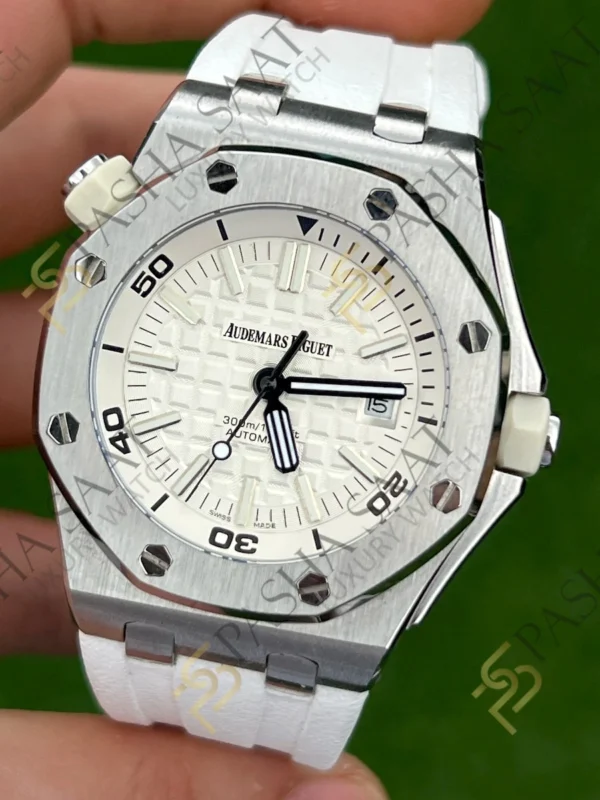 Audemars Piguet Royal Oak Offshore Diver 15710ST Beyaz Kadran Eta Saat 1