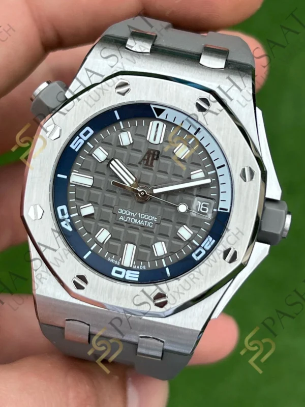 Audemars Piguet Royal Oak Offshore Diver 15720ST Gri Kadran Eta Saat 1