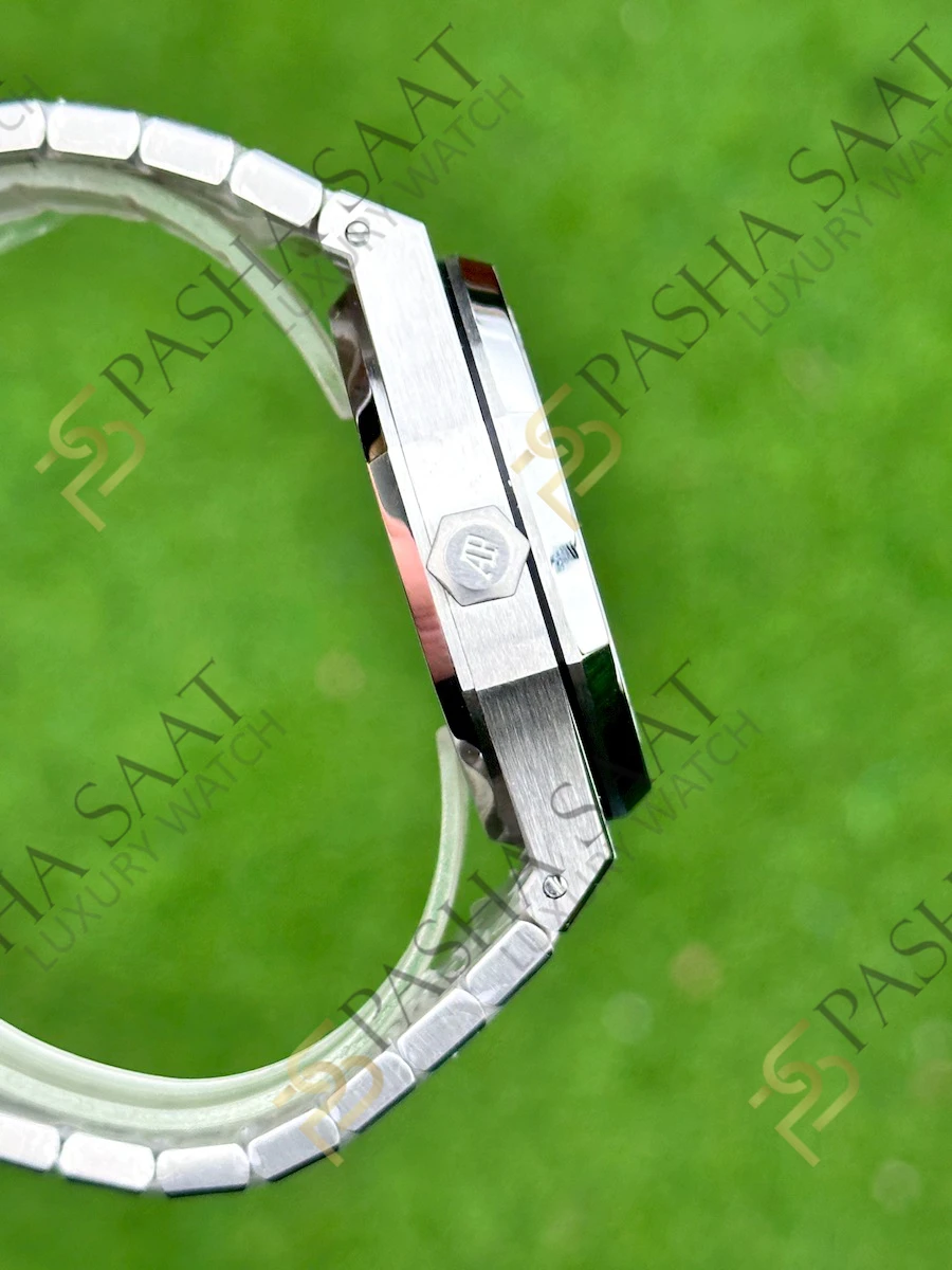 Audemars Piguet Royal Oak Tourbillon Yeşil Kadran Yeşil Baget Taşlı Bezel Saat 26534 - Görsel 4