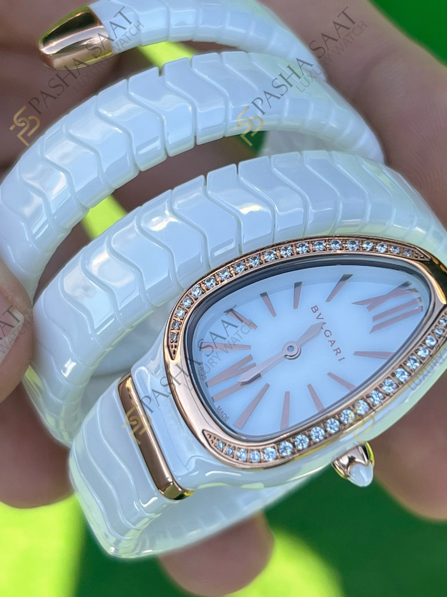 Bvlgari Serpenti Beyaz Seramik Rose Taşlı Bezel Superclone Kadın Saati - Görsel 3