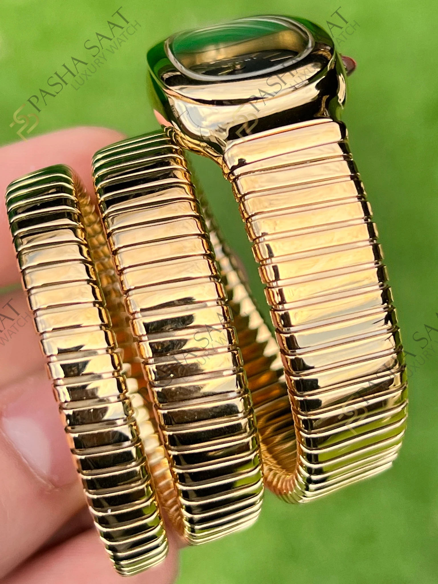 Bvlgari Serpenti Siyah Kadran Altın Rengi Superclone Kadın Saati - Görsel 4