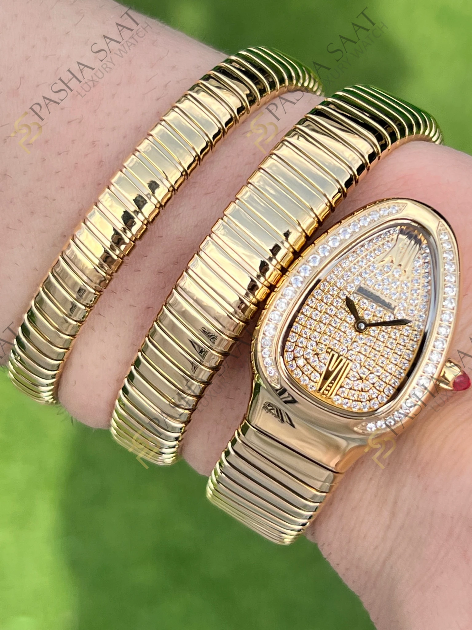 Bvlgari Serpenti Taşlı Kadran Taşlı Bezel Altın Rengi Superclone Kadın Saati