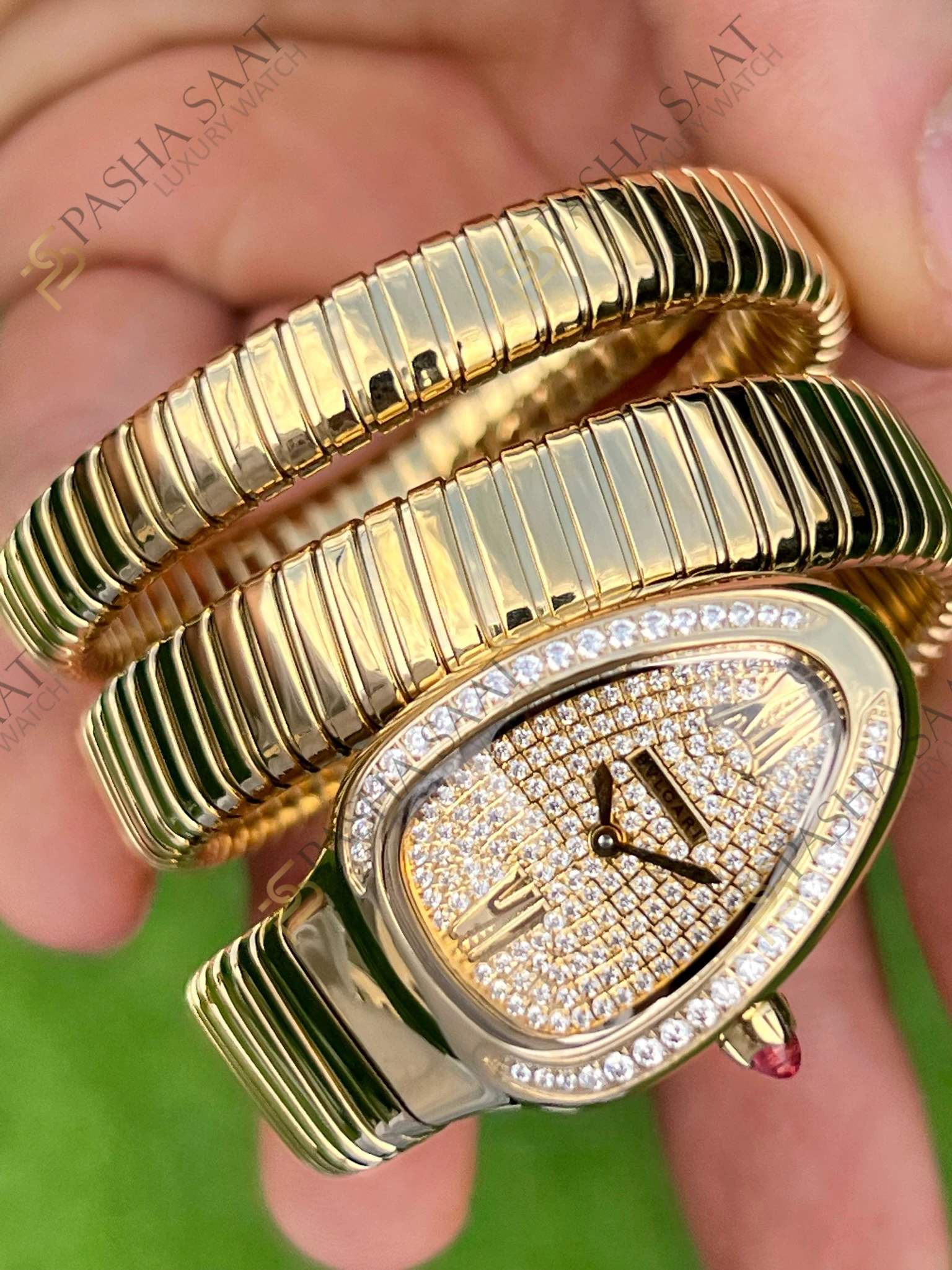 Bvlgari Serpenti Taşlı Kadran Taşlı Bezel Altın Rengi Superclone Kadın Saati - Görsel 3