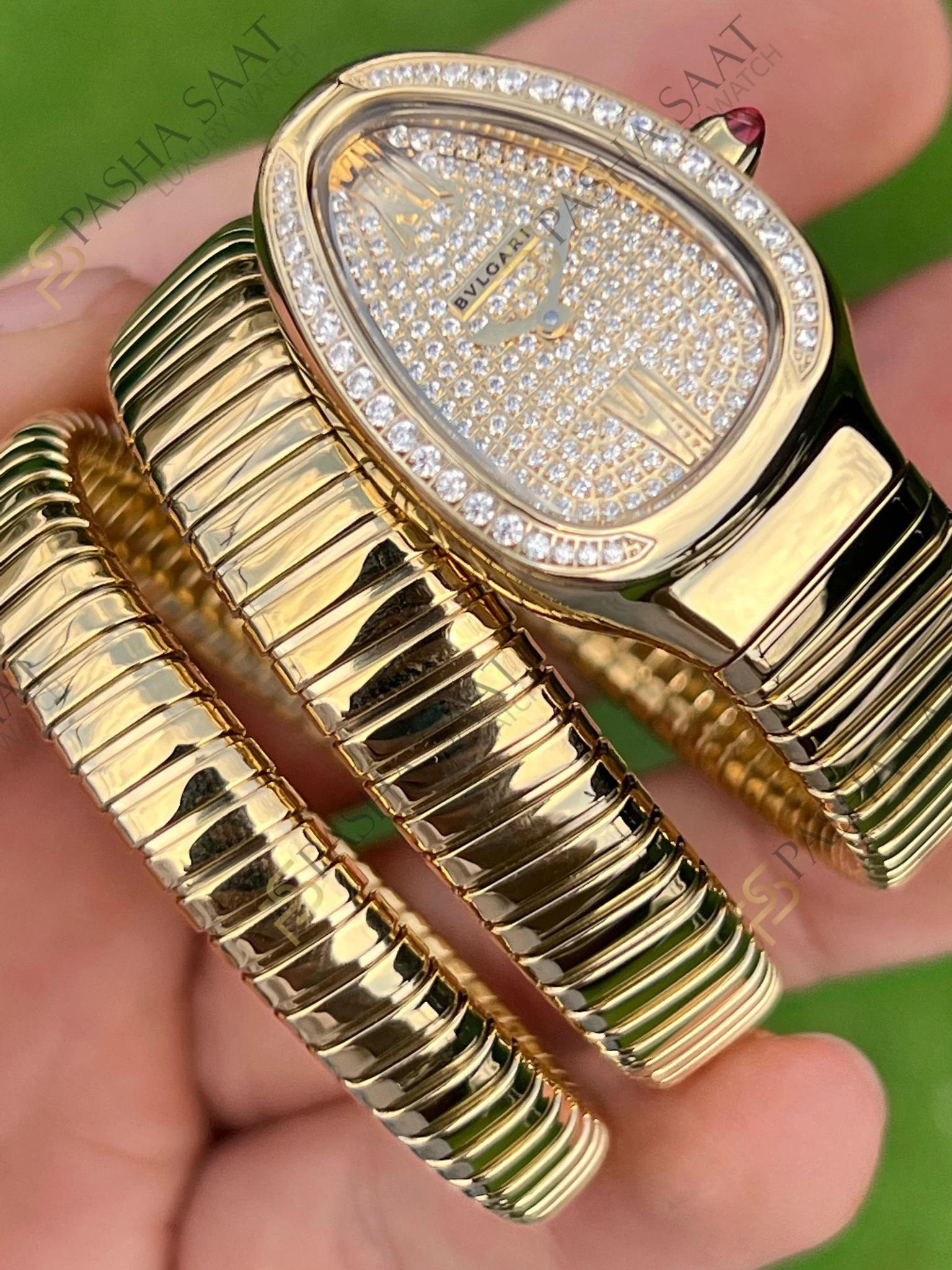 Bvlgari Serpenti Taşlı Kadran Taşlı Bezel Altın Rengi Superclone Kadın Saati - Görsel 4