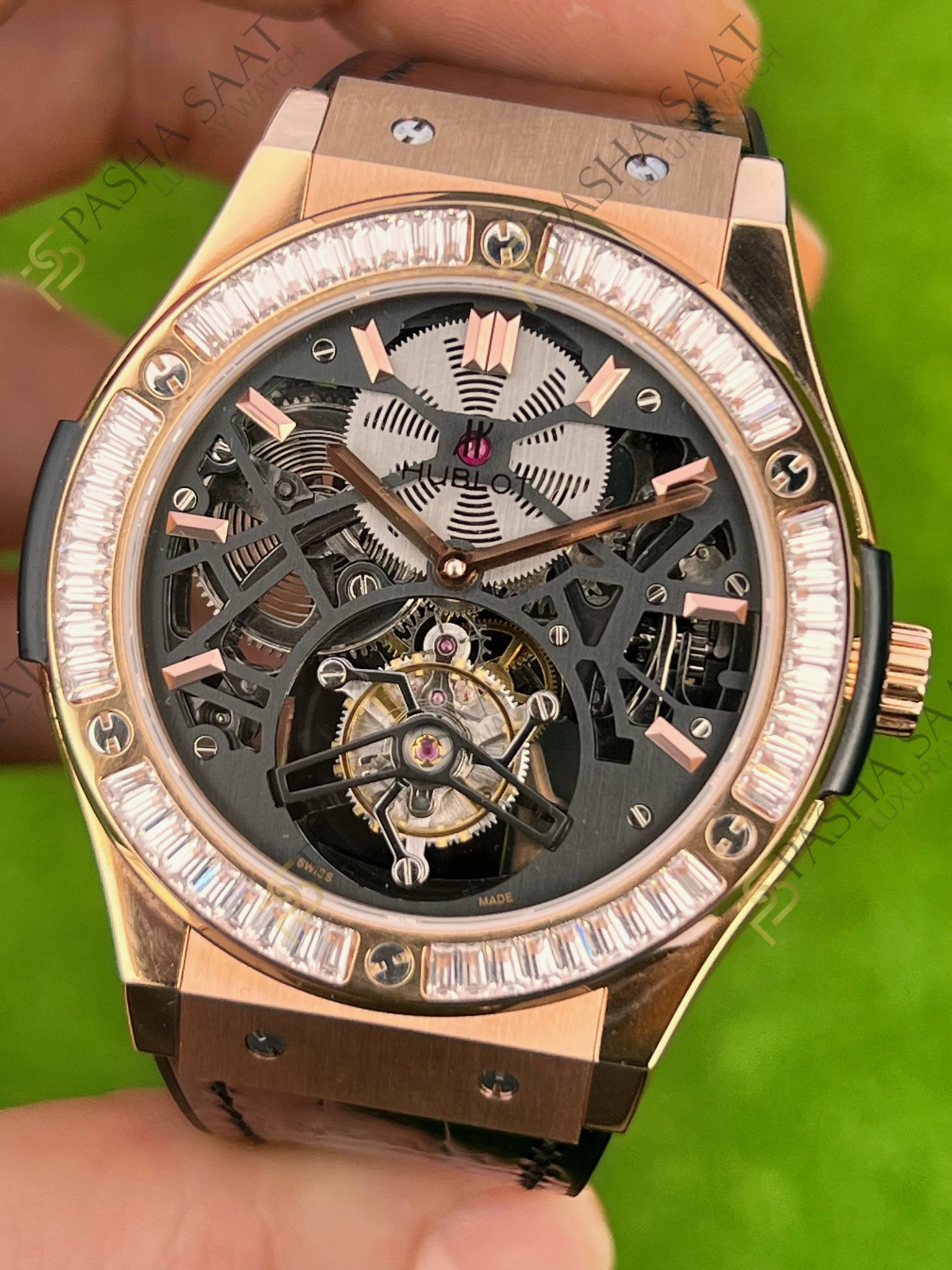 Hublot Classic Fusion İskelet Kadran Tourbillon Rose Gold Taşlı Bezel Superclone Saat