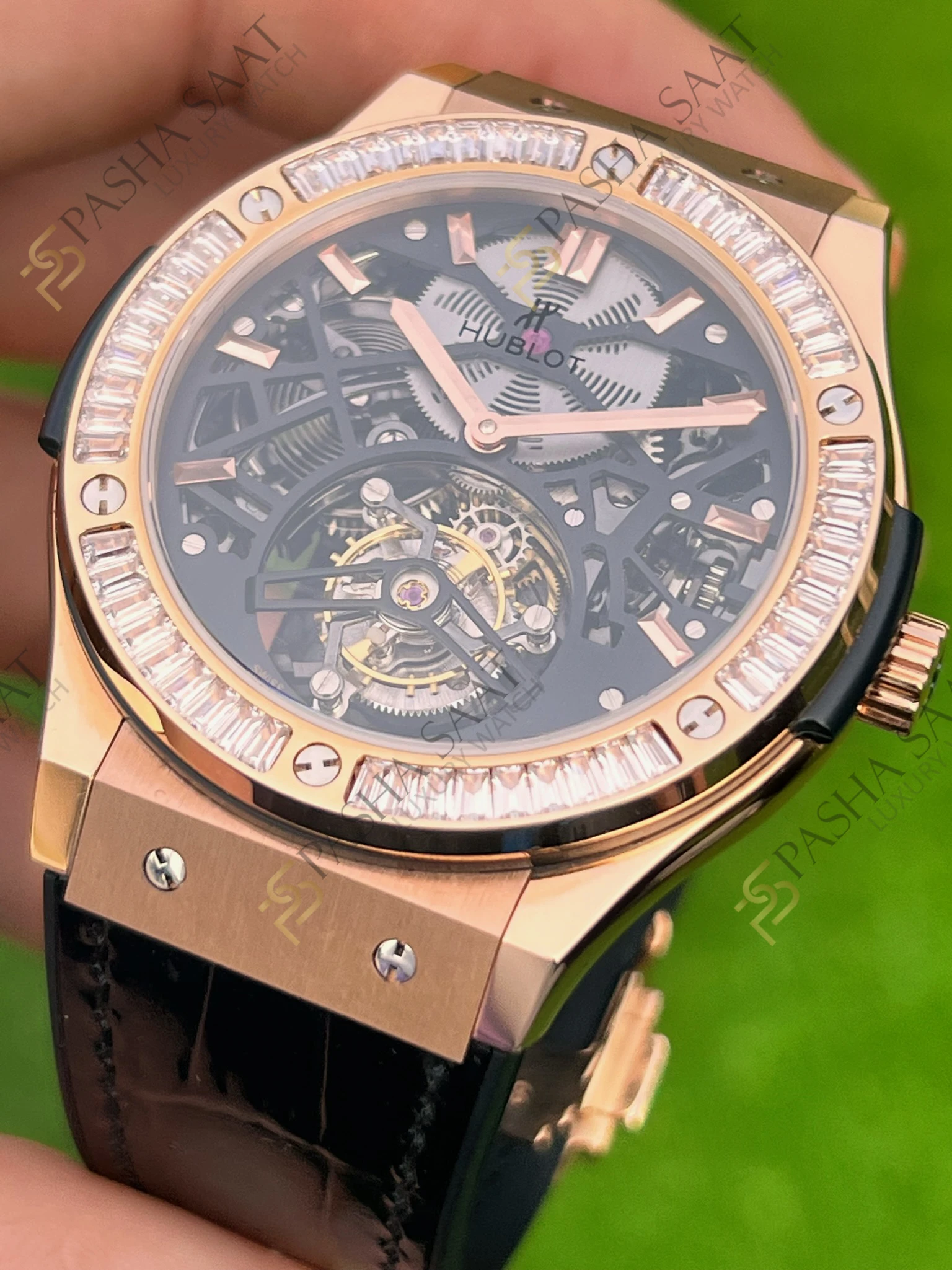 Hublot Classic Fusion İskelet Kadran Tourbillon Rose Gold Taşlı Bezel Superclone Saat - Görsel 2