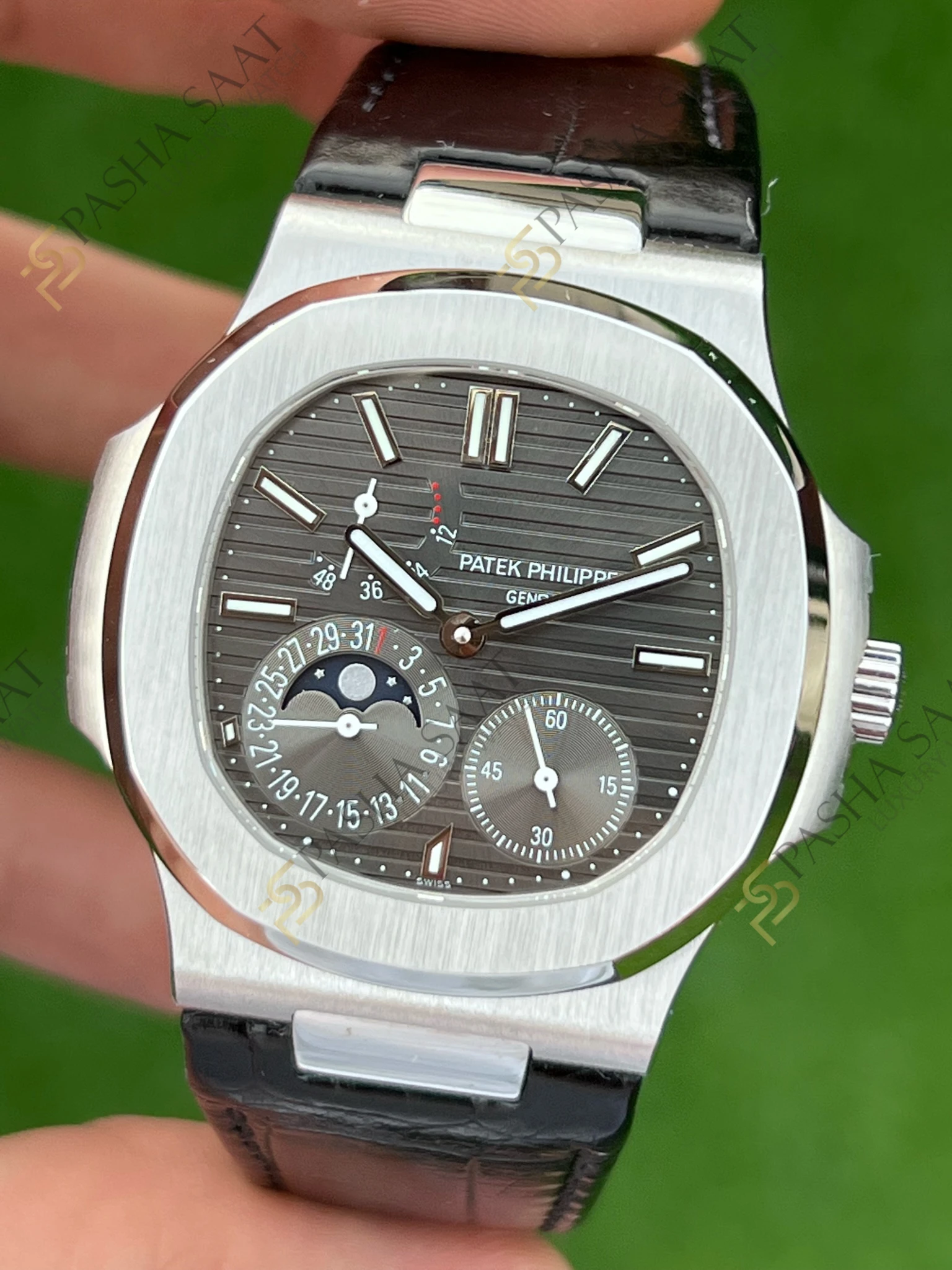 Patek Philippe 5712 Gri Kadran Deri Kordon Superclone Saat Patek Philippe 5712 Gri Kadran Deri Kordon Superclone Saat
