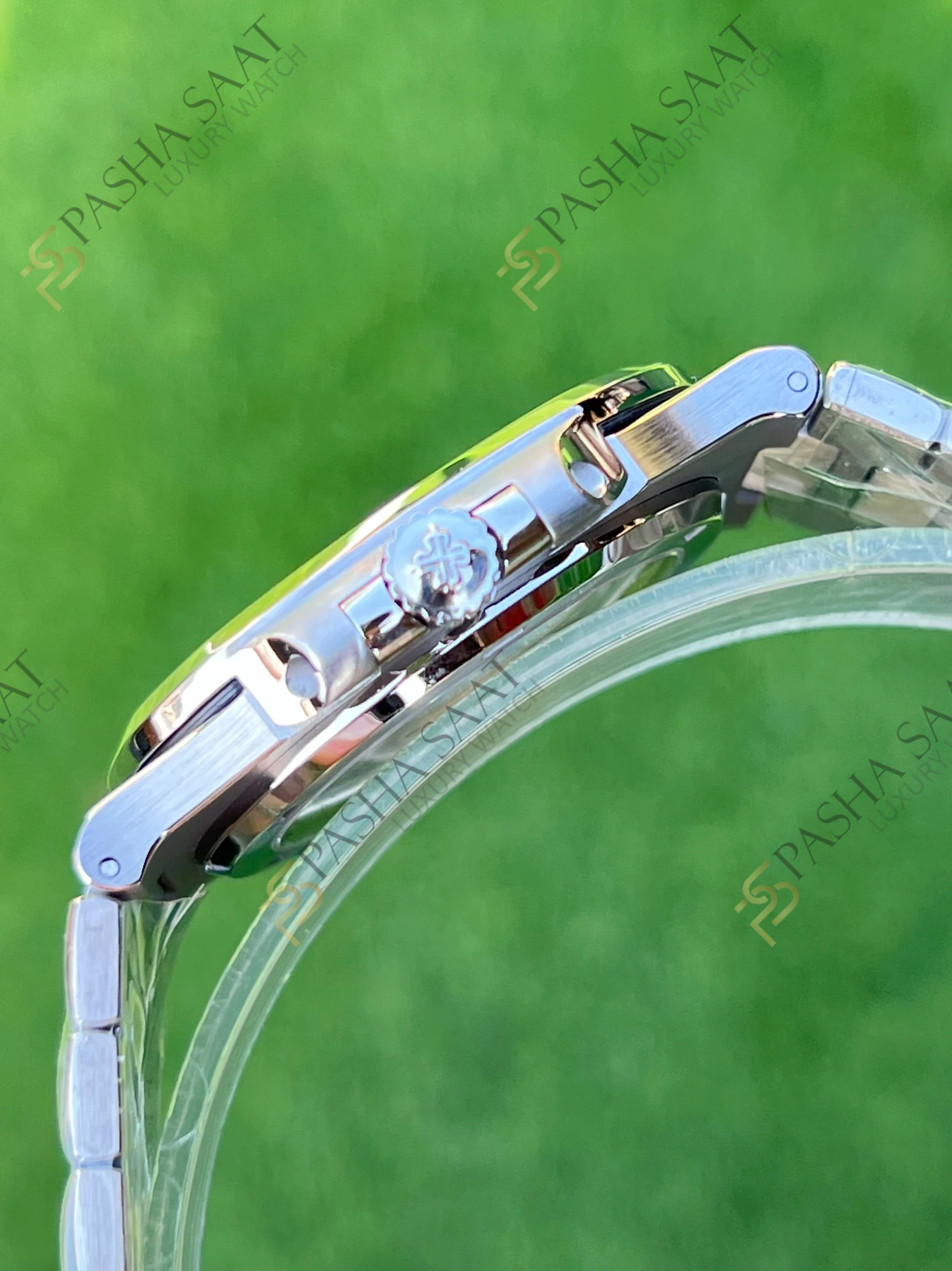 Patek Philippe Nautilus 5711 Çelik Kasa Yeşil Kadran Superclone Saat Patek Philippe Nautilus 5711 Çelik Kasa Yeşil Kadran Superclone Saat - Görsel 3