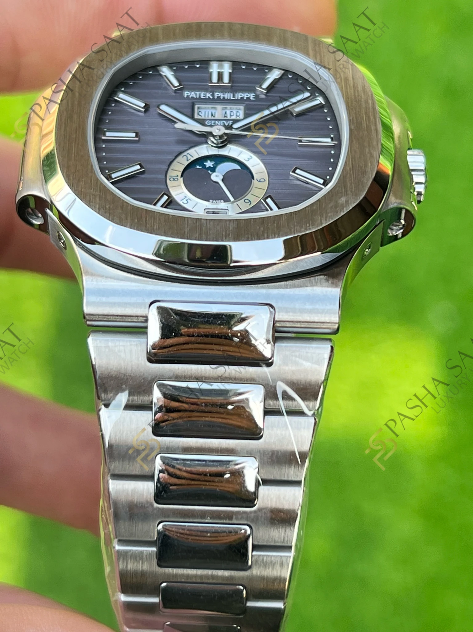 Patek Philippe Nautilus 5726 1A-001 Gri Kadran Superclone Saat Patek Philippe Nautilus 5726 1A-001 Gri Kadran Superclone Saat - Görsel 3