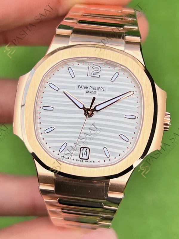 Patek Philippe Nautilus 7118 Rose Kasa Beyaz Kadran Superclone Saat 1