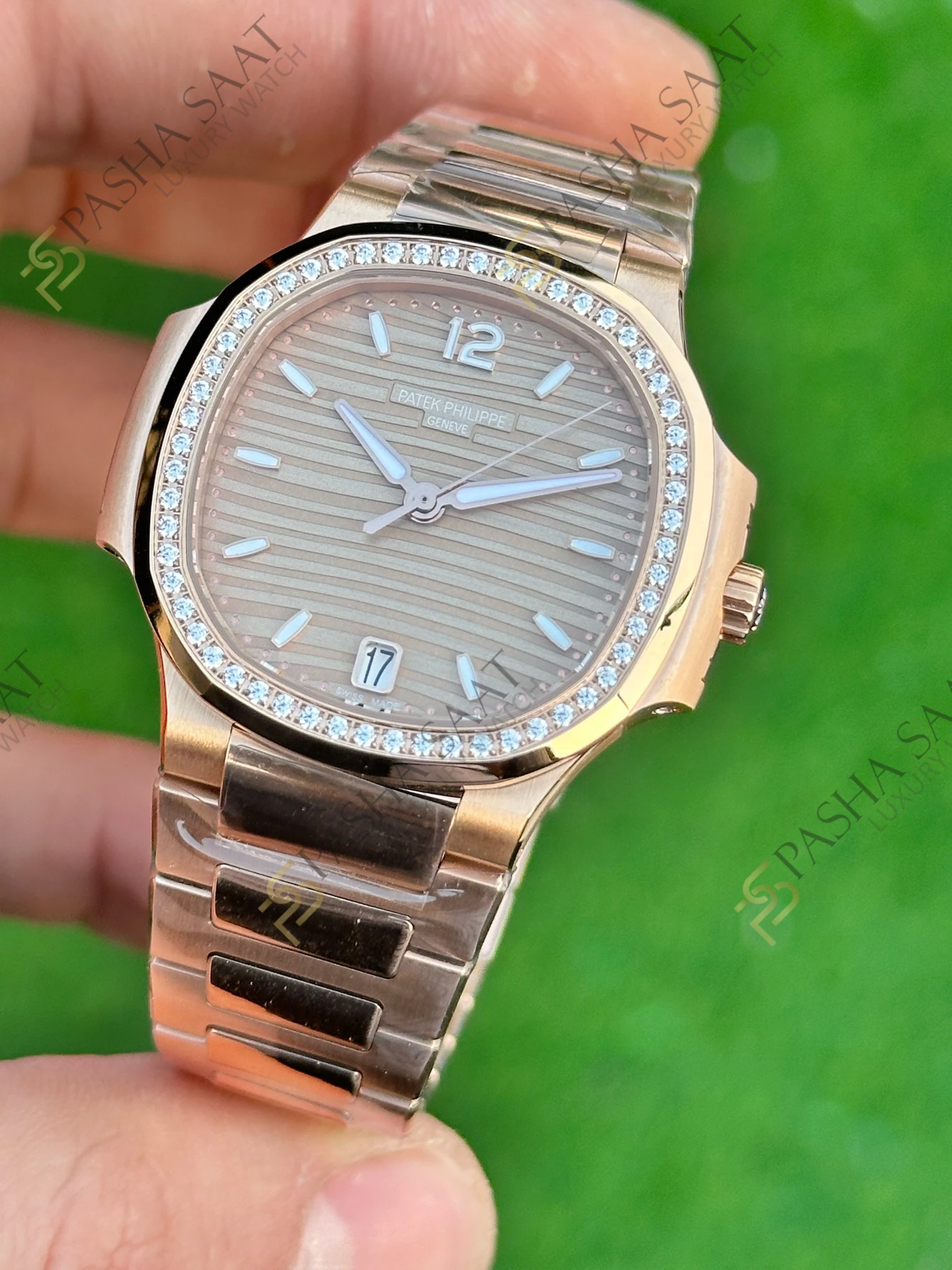 Patek Philippe Nautilus 7118 Rose Kasa Rose Kadran Taşlı Superclone Saat - Görsel 2