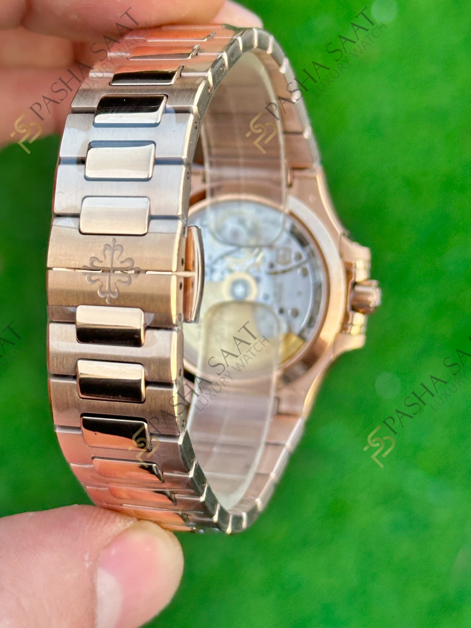 Patek Philippe Nautilus 7118 Rose Kasa Rose Kadran Taşlı Superclone Saat - Görsel 5