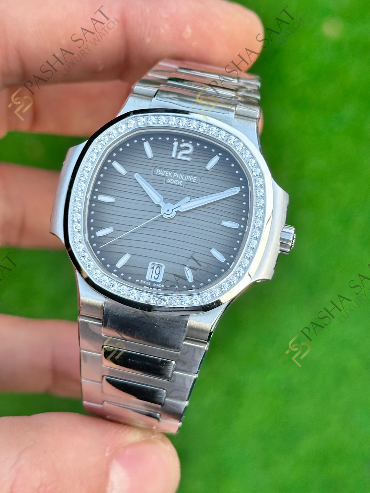 Patek Philippe Nautilus 7118 Çelik Kasa Gri Kadran Taşlı Superclone Saat - Görsel 2