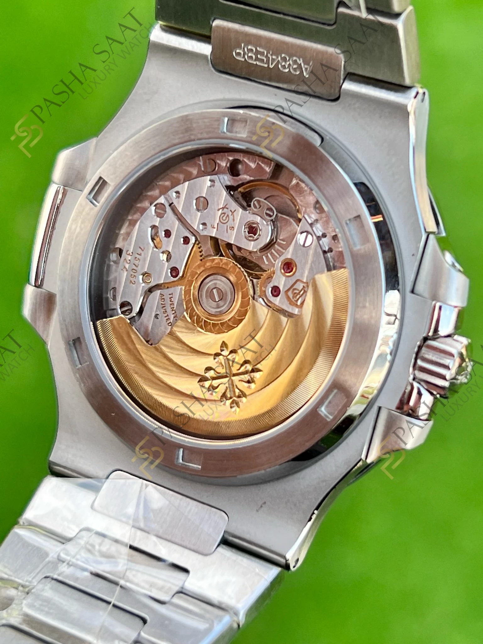 Patek Philippe Nautilus Beyaz Kadran 5711 Superclone Saat Patek Philippe Nautilus Beyaz Kadran 5711 Superclone Saat - Görsel 6