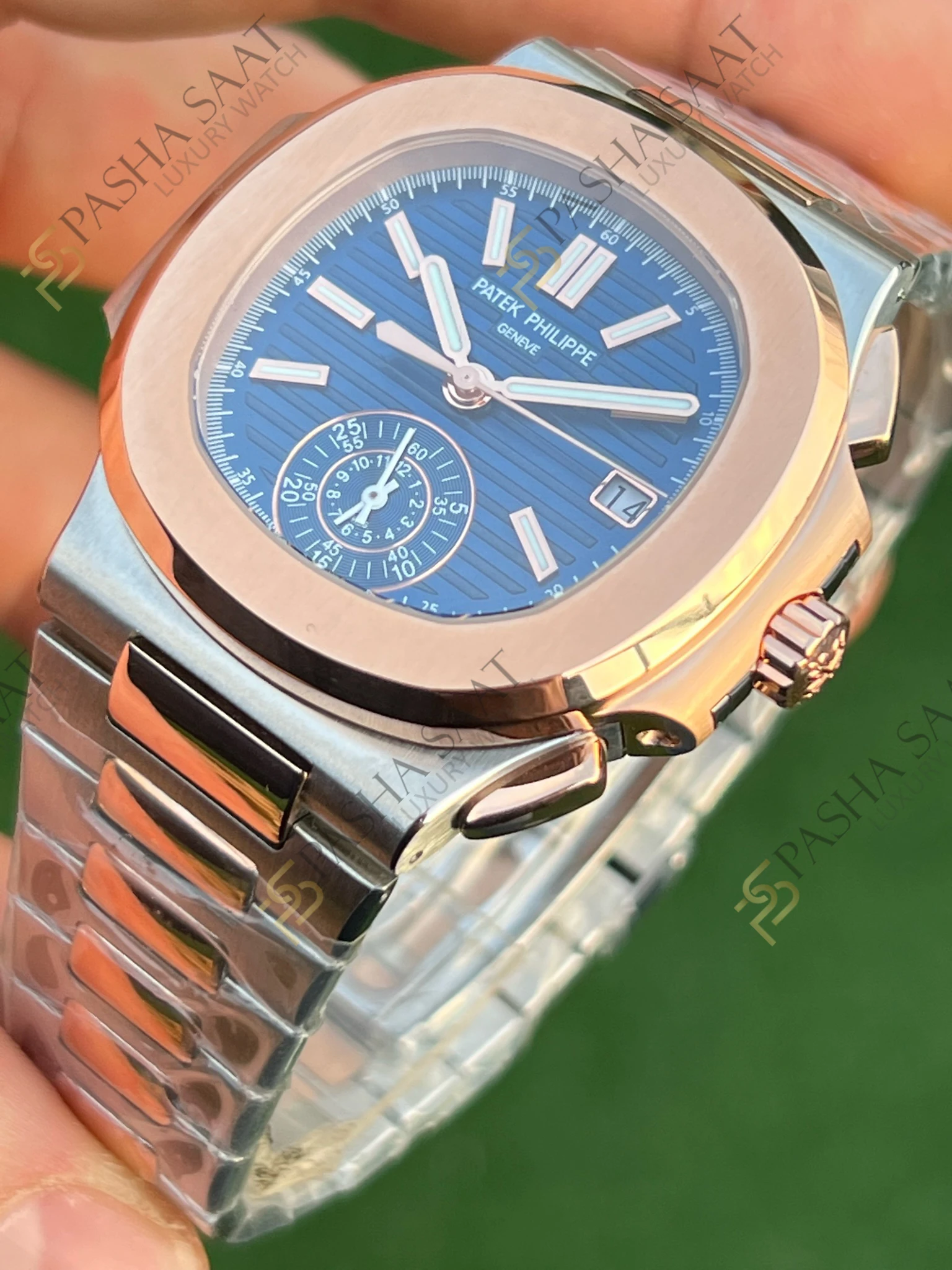 Patek Philippe Nautilus Chronograph Çift Renk Mavi Kadran 5980 Eta Saat Patek Philippe Nautilus Chronograph Çift Renk Mavi Kadran 5980 Eta Saat - Görsel 2