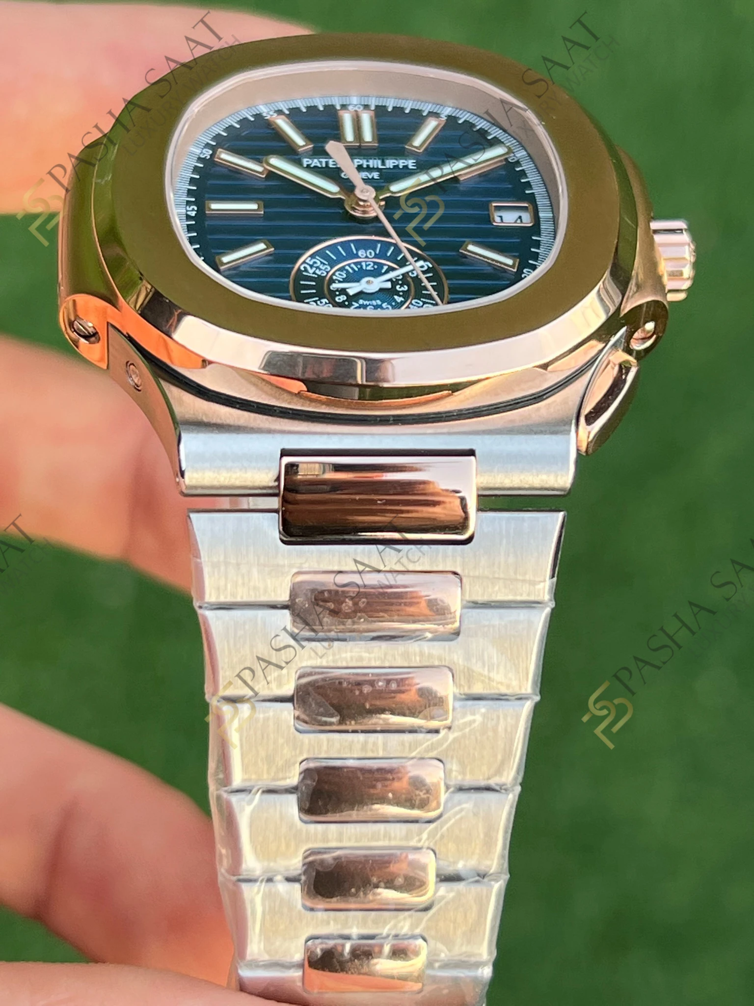 Patek Philippe Nautilus Chronograph Çift Renk Mavi Kadran 5980 Eta Saat Patek Philippe Nautilus Chronograph Çift Renk Mavi Kadran 5980 Eta Saat - Görsel 3