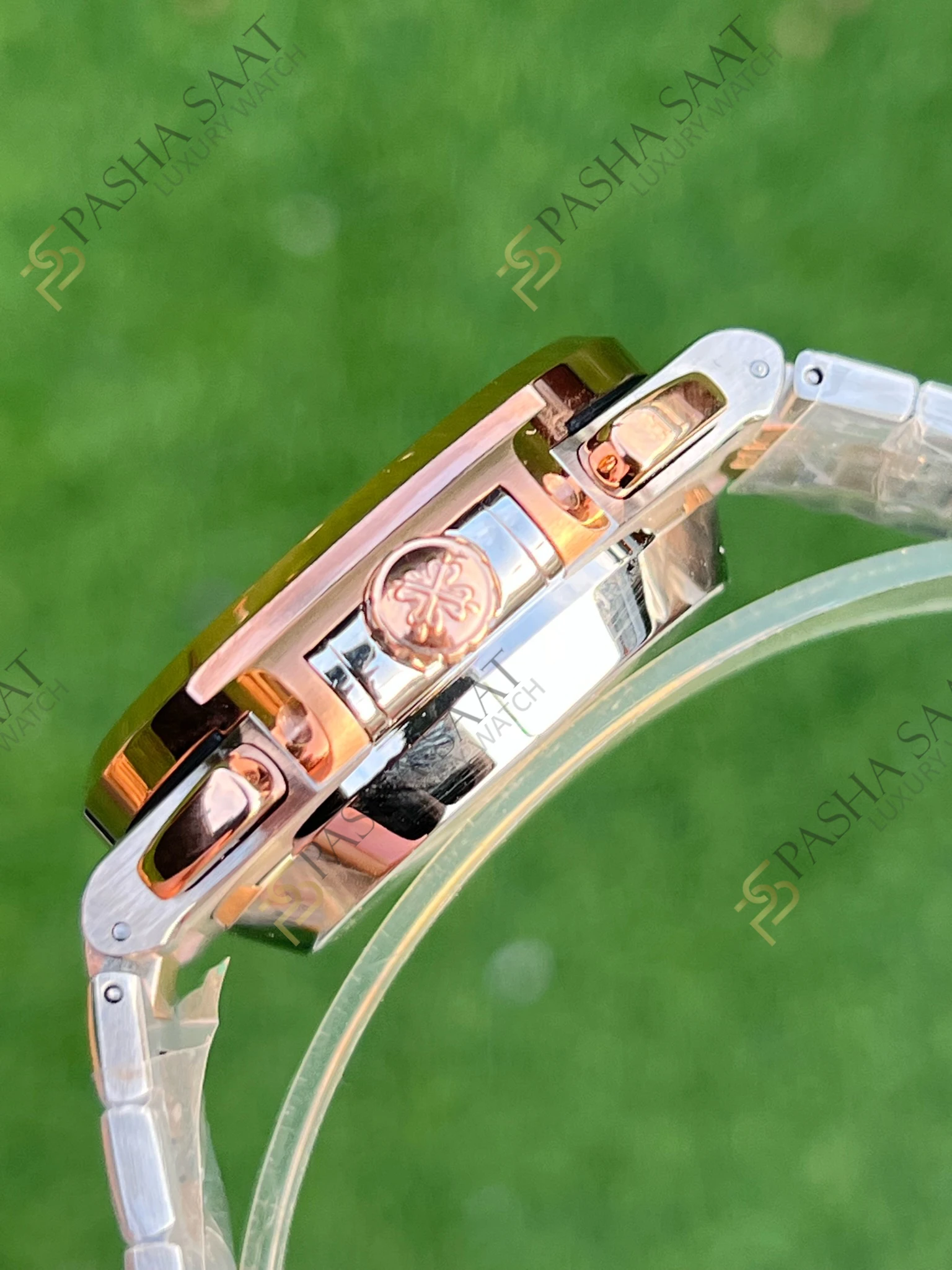Patek Philippe Nautilus Chronograph Çift Renk Mavi Kadran 5980 Eta Saat Patek Philippe Nautilus Chronograph Çift Renk Mavi Kadran 5980 Eta Saat - Görsel 4