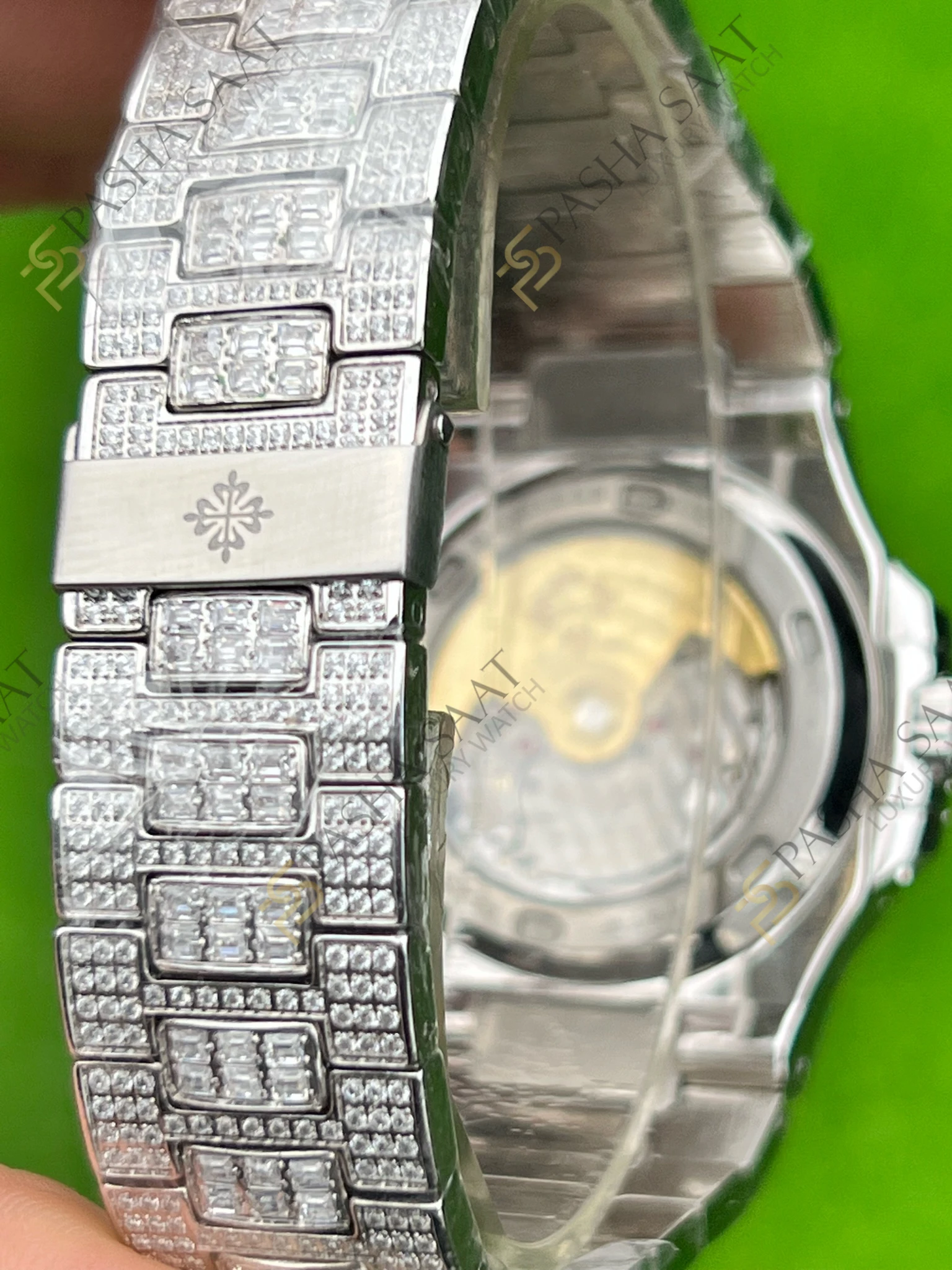 Patek Philippe Nautilus Full Taşlı 5719 10G-010 Superclone Saat Patek Philippe Nautilus Full Taşlı 5719 10G-010 Superclone Saat - Görsel 5